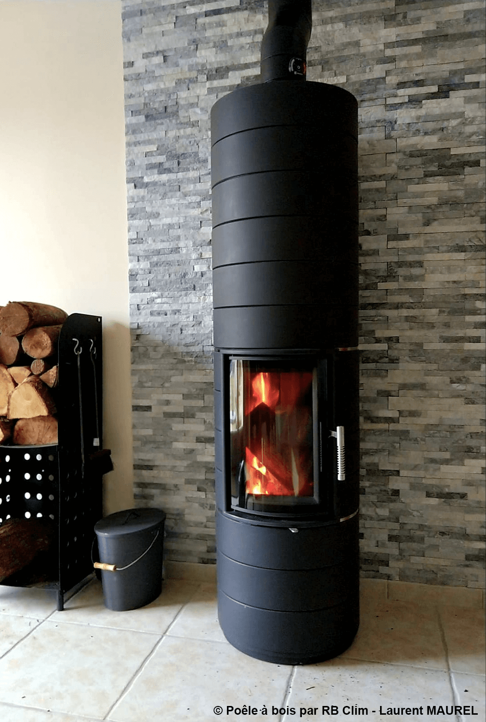 Comment éviter Que La Vitre Du Poêle à Granulé Noircisse Comment nettoyer la vitre de mon appareil de chauffage bois ?| Qualit'EnR